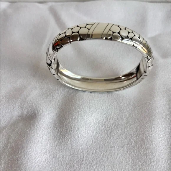 Brighton Pebble (2) Slim Hinged Bangles - Picture 6 of 7